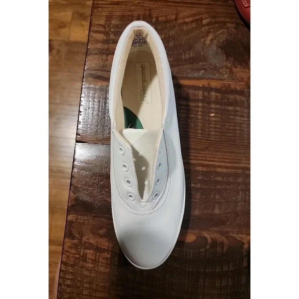 GrassHoppers Townsend Twill White Leather Sneaker Sz. 8 Medium Women's